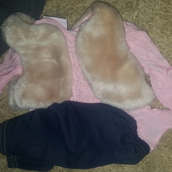 Clothes - Picture 7 of 8